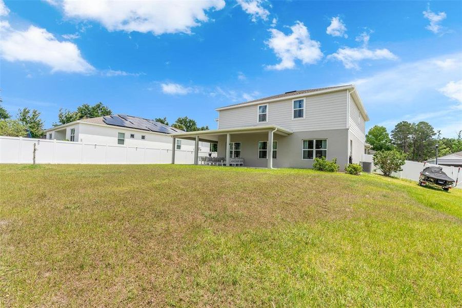 Exterior details and patio area of a home in Bella Terra, Clermont (Image 29).