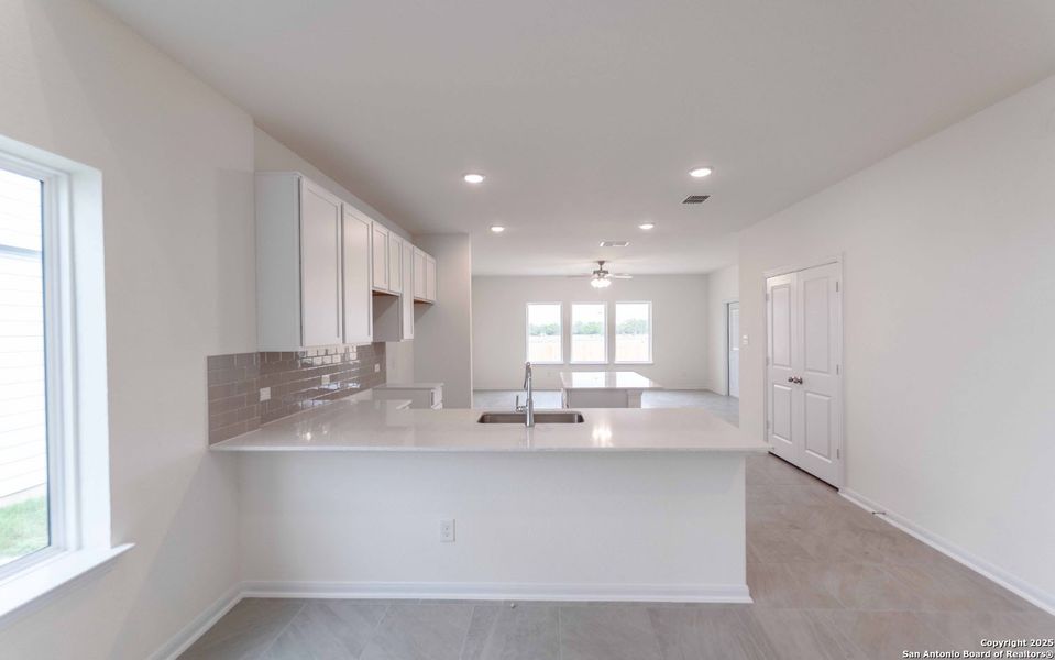 Spacious, unfurnished interior of a new home in Hickory Ridge, Elmendorf (Image 8). Spacious, unfurnished interior of a new home in Hickory Ridge, Elmendorf (Image 8).