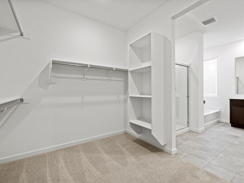 Spacious, unfurnished interior of a new home in San Tan Groves - Classic Series, San Tan Valley (Image 12). Spacious, unfurnished interior of a new home in San Tan Groves - Classic Series, San Tan Valley (Image 12).
