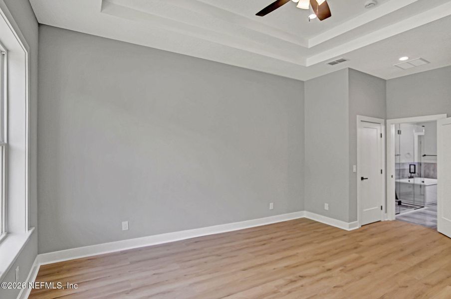 Spacious, unfurnished interior of a new home in , Green Cove Springs (Image 38).