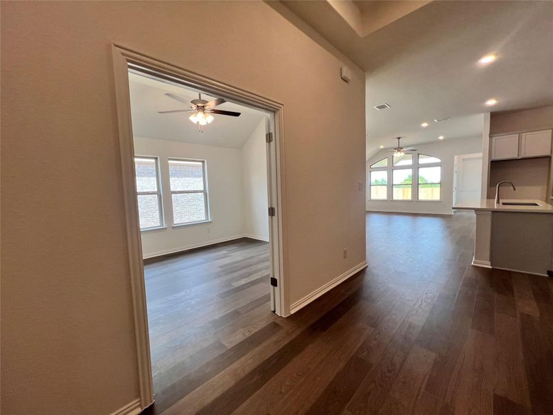 Spacious, unfurnished interior of a new home in Carillon, Manor (Image 9). Spacious, unfurnished interior of a new home in Carillon, Manor (Image 9).