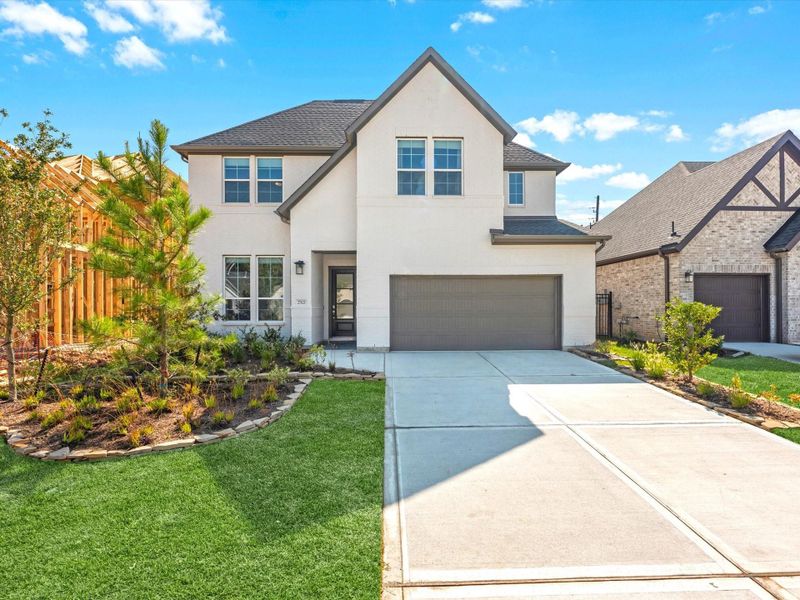 Step into a turn-key, beautiful Woodson’s home! Step into a turn-key, beautiful Woodson’s home!