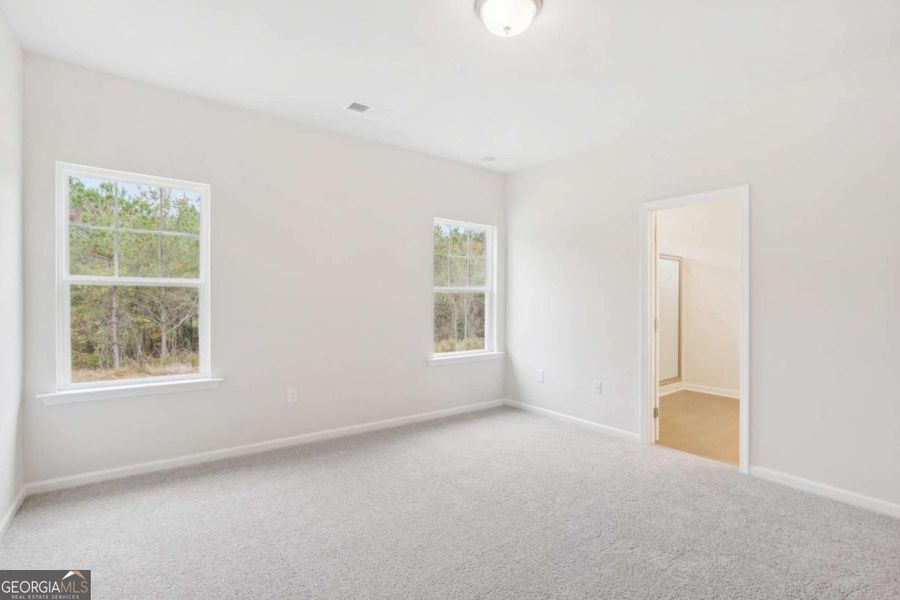 Spacious, unfurnished interior of a new home in Stonebridge North, Macon (Image 16).
