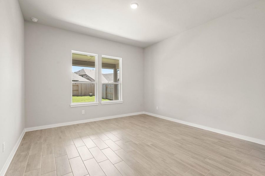 Spacious, unfurnished interior of a new home in Elyson 45' & 70', Katy (Image 15).