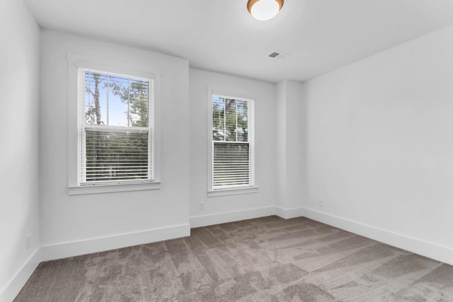 Spacious, unfurnished interior of a new home in , Summerville (Image 21).