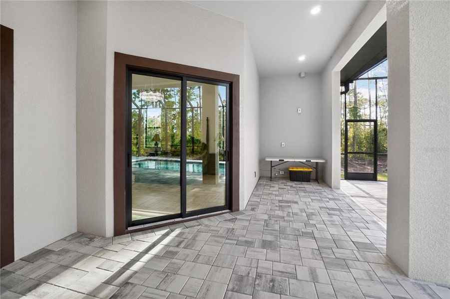 Exterior details and patio area of a home in , Port Charlotte (Image 36).