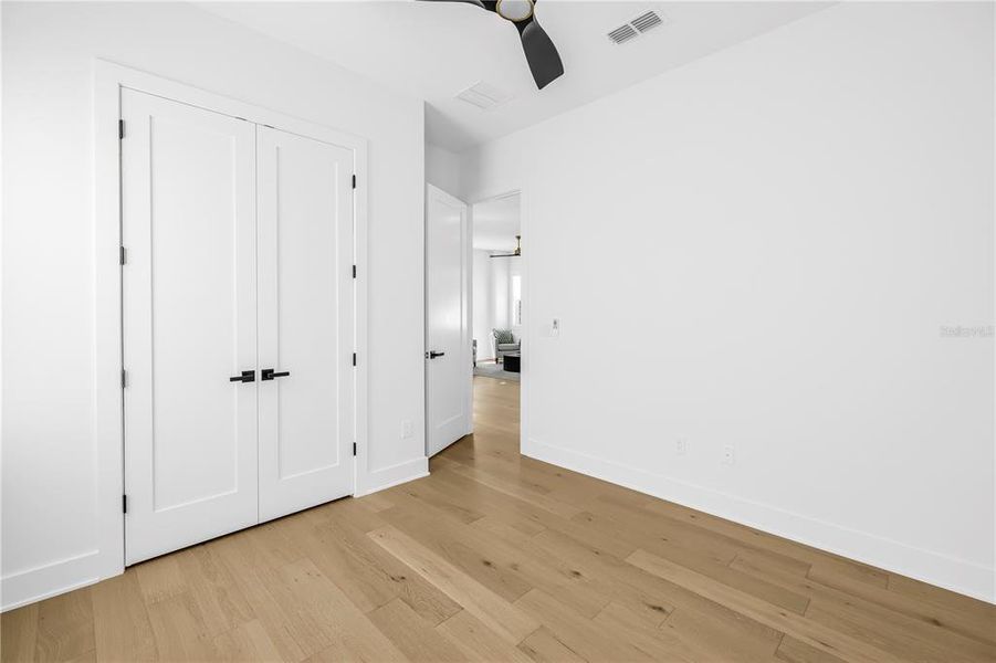 Spacious, unfurnished interior of a new home in , St. Petersburg (Image 40).