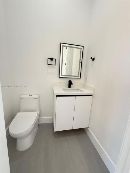 Image 29 of a home in .