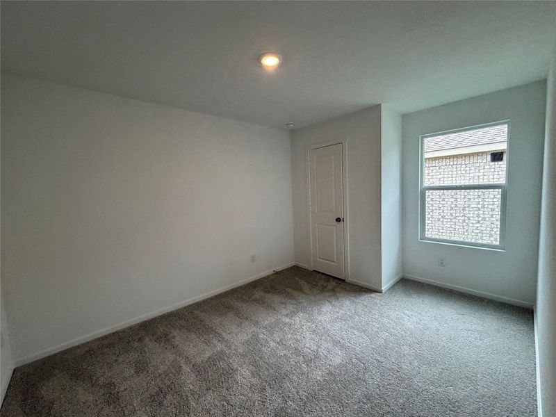 Spacious, unfurnished interior of a new home in Binford Creek, Waller (Image 21).