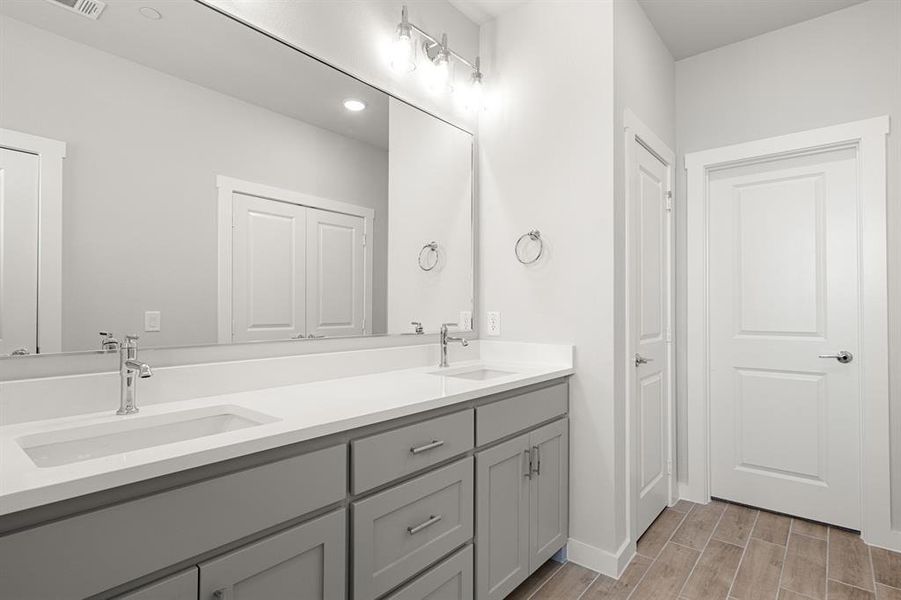 019-1212Armstrong-TheColony-TX-75056-PrimaryBathroom.jpg-FULL 019-1212Armstrong-TheColony-TX-75056-PrimaryBathroom.jpg-FULL