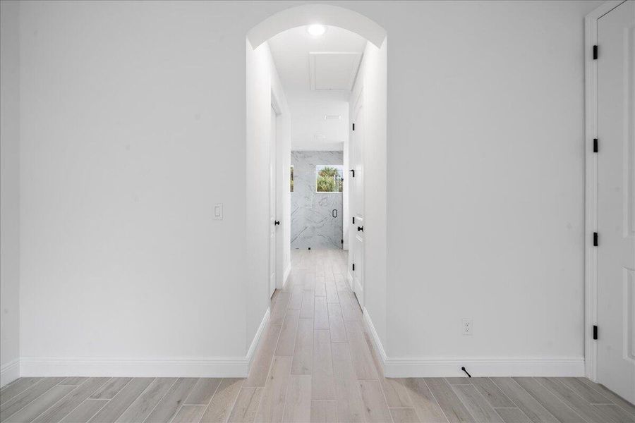 Spacious, unfurnished interior of a new home in , Fort Pierce (Image 32).