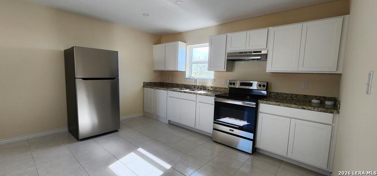 Furnished interior view inside a new home in , Eagle Pass (Image 3).