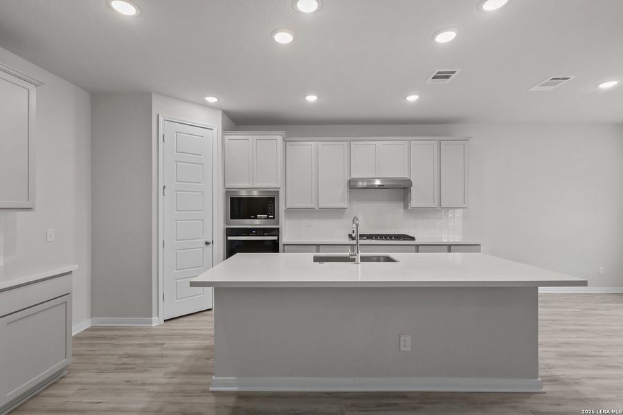 Furnished interior view inside a new home in Foxbrook, Cibolo (Image 10). Furnished interior view inside a new home in Foxbrook, Cibolo (Image 10).