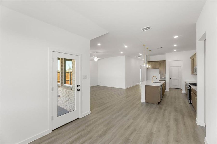 701 Tyronza-Dining-1