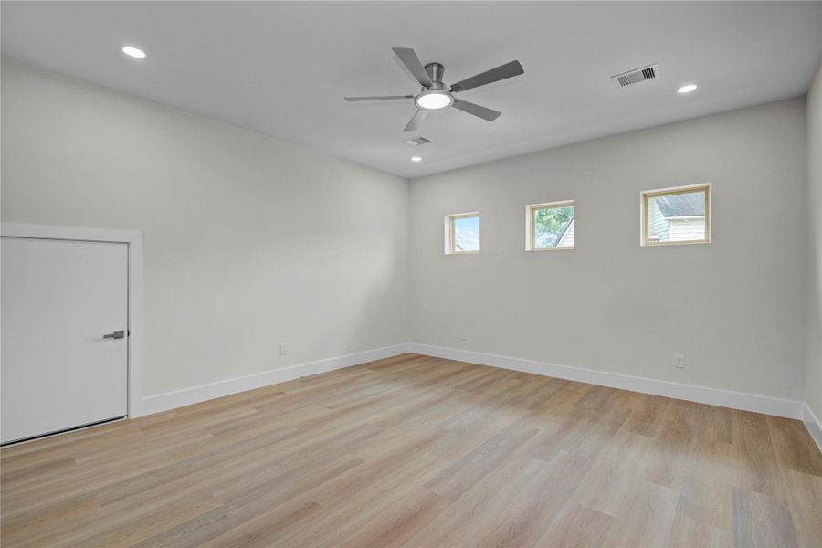 Spacious, unfurnished interior of a new home in , Spring (Image 39).