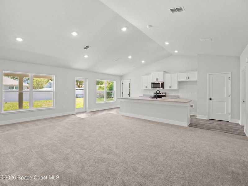 Spacious, unfurnished interior of a new home in Palm Bay, Palm Bay (Image 14).