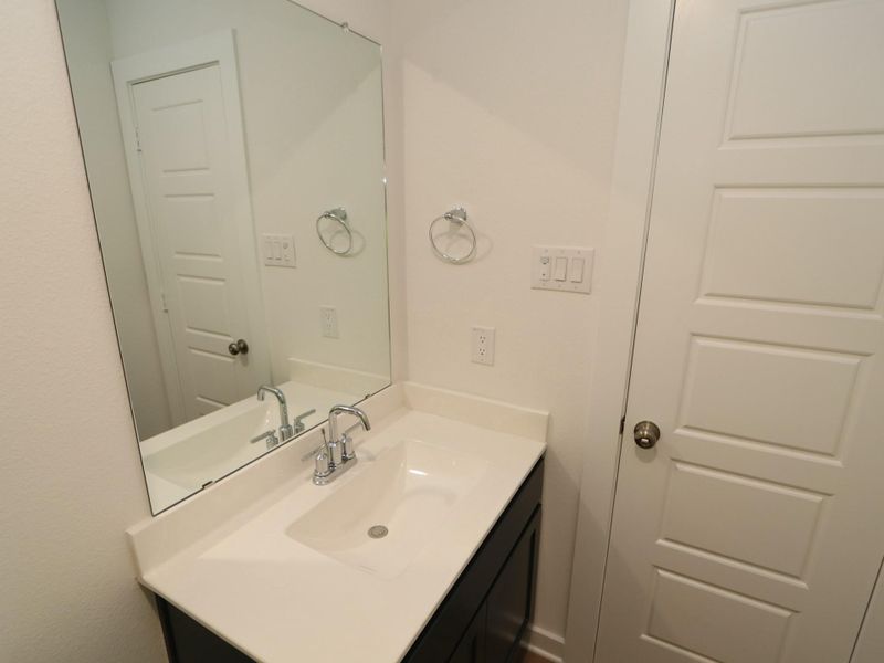 Close-up of interior finishes inside a home in Lago Mar, Santa Fe (Image 12). Close-up of interior finishes inside a home in Lago Mar, Santa Fe (Image 12).