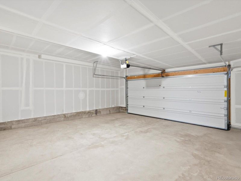 Spacious, unfurnished interior of a new home in Three Hills, Morrison (Image 20). Spacious, unfurnished interior of a new home in Three Hills, Morrison (Image 20).