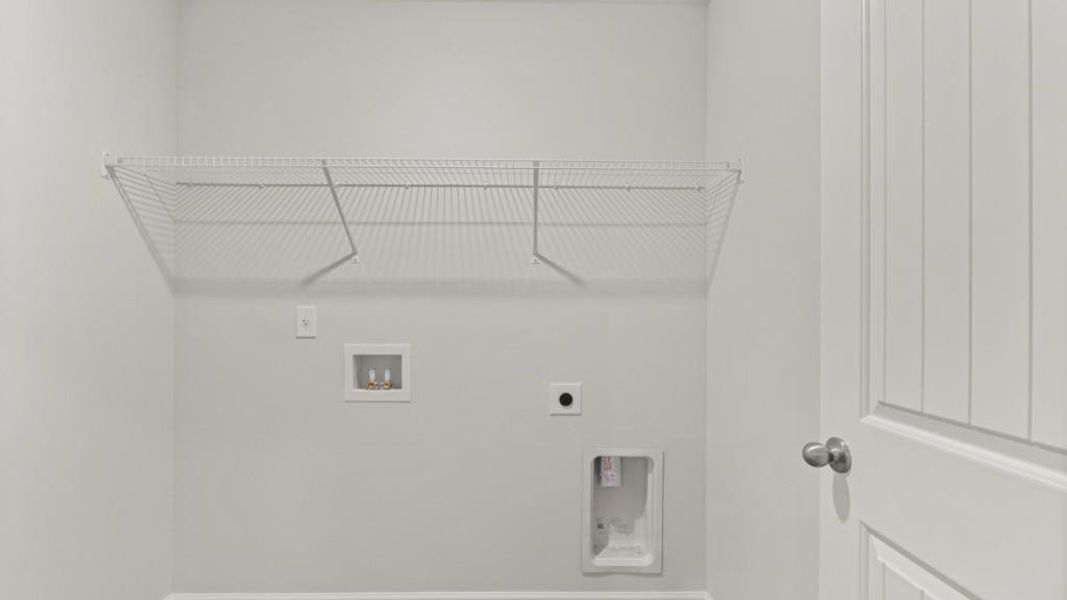Spacious, unfurnished interior of a new home in Village at Pine Valley, Gainesville (Image 28).
