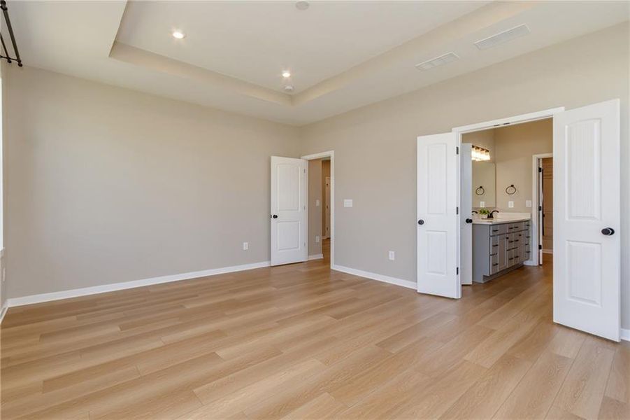 Spacious, unfurnished interior of a new home in Sweetbay Farm, Lawrenceville (Image 54).