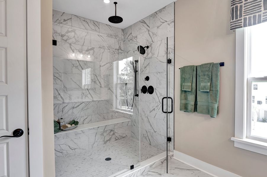 Owner's bath with glass shower enclsoure Owner's bath with glass shower enclsoure