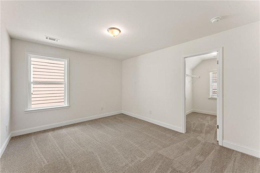 Spacious, unfurnished interior of a new home in Clark Farms, Flowery Branch (Image 14).