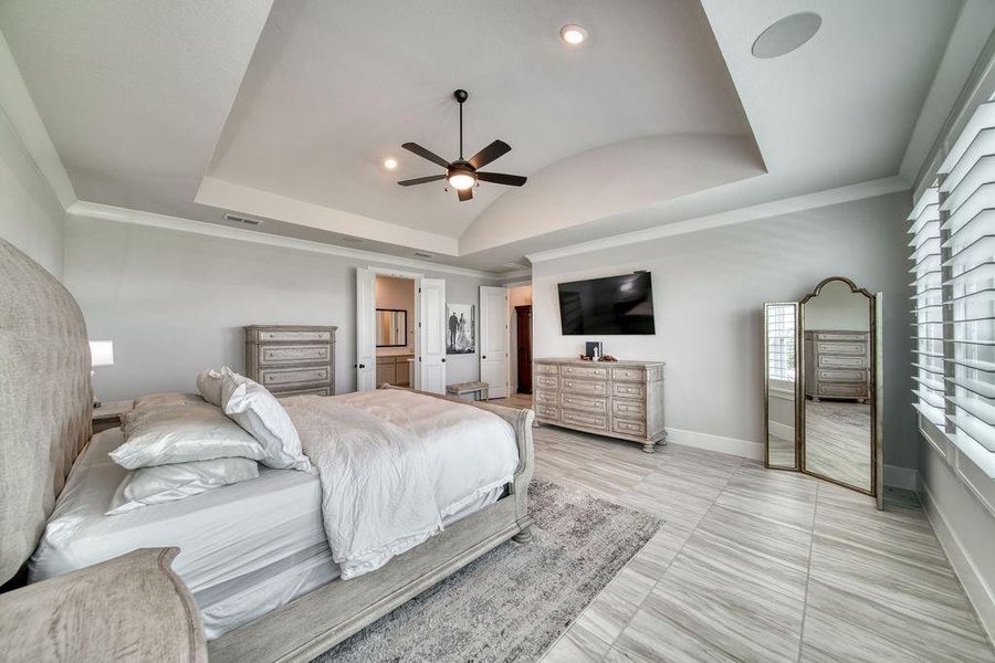 Furnished interior view inside a new home in , Friendswood (Image 33).