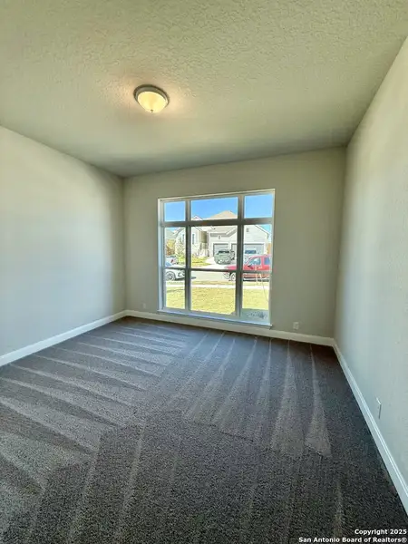 Spacious, unfurnished interior of a new home in Meyer Ranch – Legacy Series, New Braunfels (Image 9).