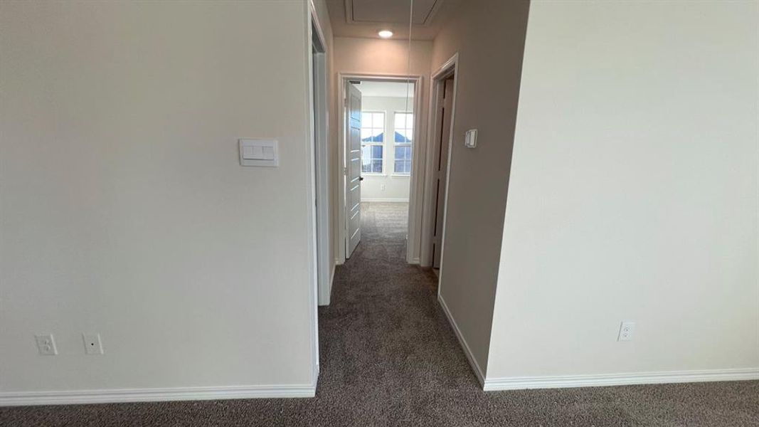 Spacious, unfurnished interior of a new home in Winchester Crossing, Princeton (Image 6).