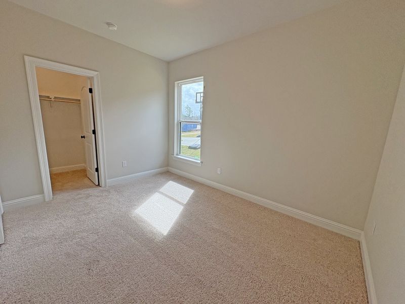 Spacious, unfurnished interior of a new home in Longleaf, Lumberton (Image 27).