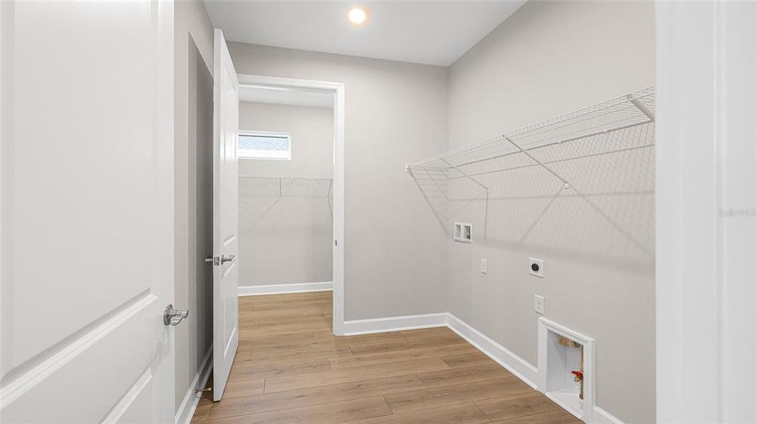 Spacious, unfurnished interior of a new home in Cresswind at Lake Harris, Tavares (Image 45).