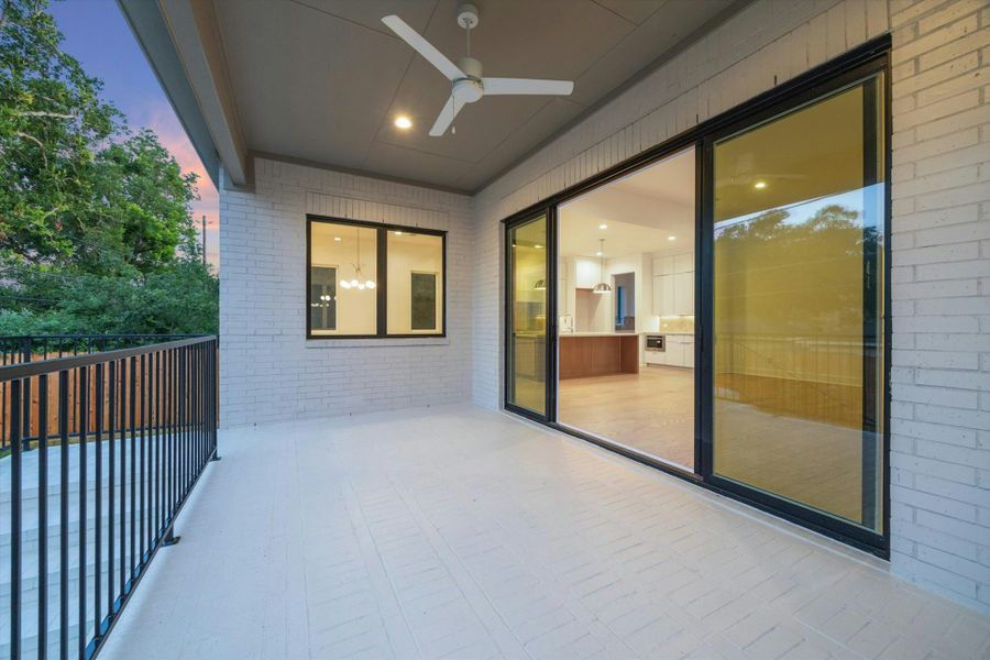 Spacious, unfurnished interior of a new home in , Bellaire (Image 21).
