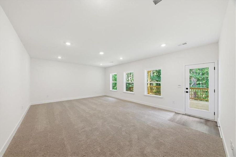 Spacious, unfurnished interior of a new home in Tuscany Hills, Douglasville (Image 41). Spacious, unfurnished interior of a new home in Tuscany Hills, Douglasville (Image 41).