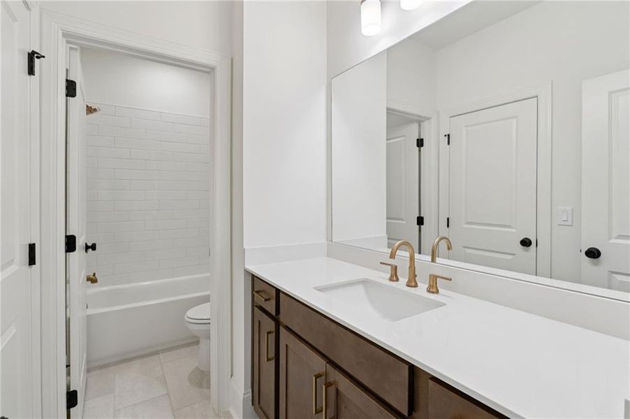 Furnished interior view inside a new home in IveyBrooke, Alpharetta (Image 32).