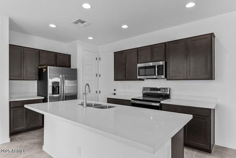 3817 S Tulip - Ready Now