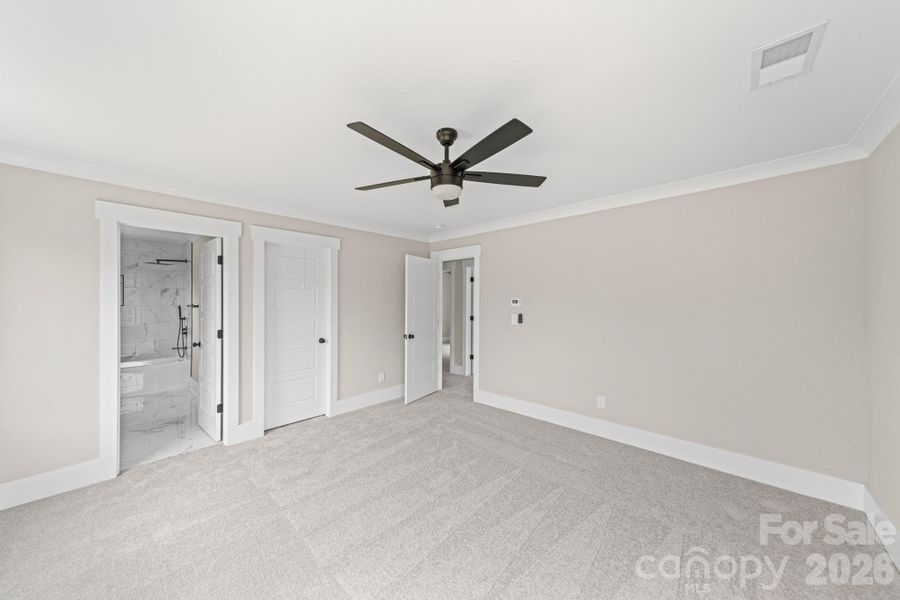 Spacious, unfurnished interior of a new home in , Badin (Image 13).