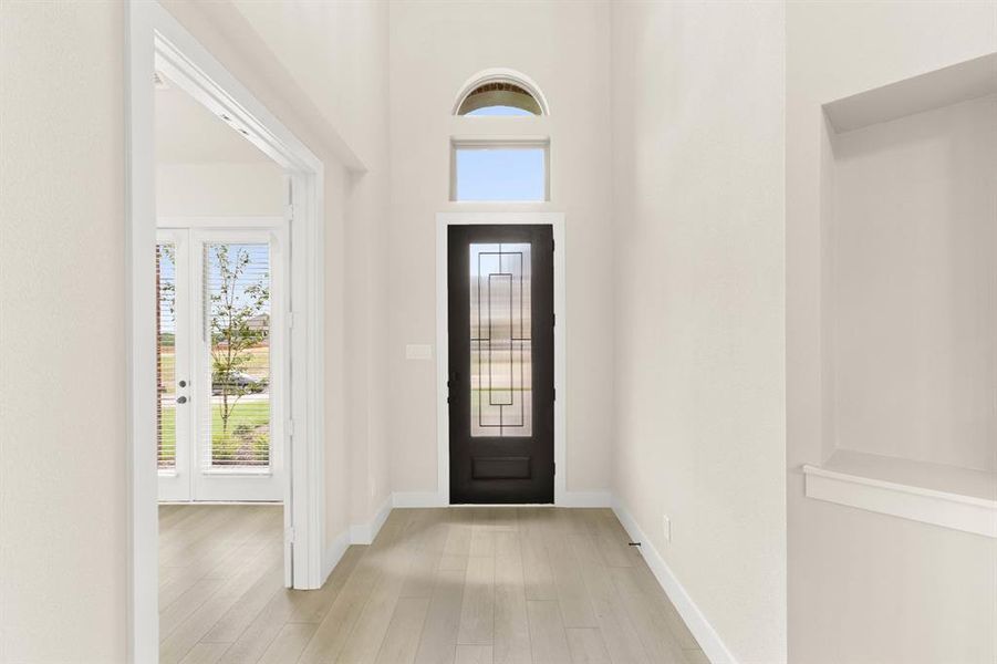 513 Pond Springs-Entry-1