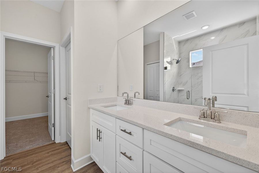 Furnished interior view inside a new home in Cape Coral, Cape Coral (Image 7).