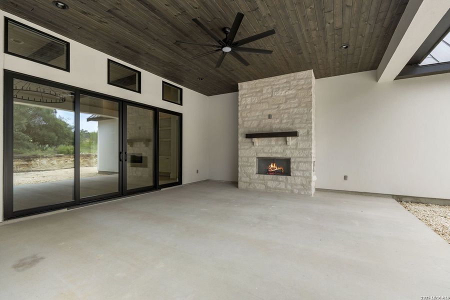 Exterior details and patio area of a home in , San Antonio (Image 39).