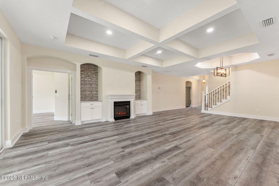 Spacious, unfurnished interior of a new home in , Jacksonville (Image 29).