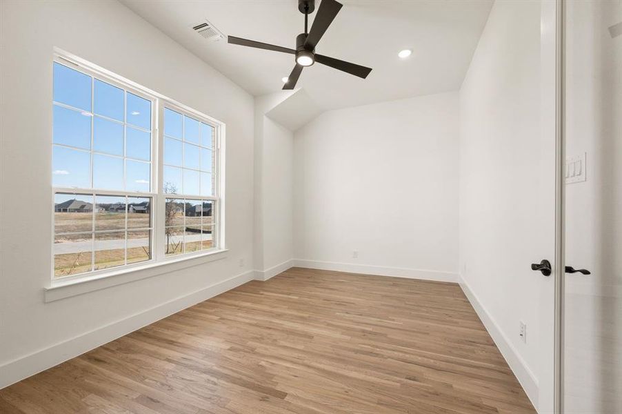 Spacious, unfurnished interior of a new home in Rocky Top Ranch, Reno (Image 26).