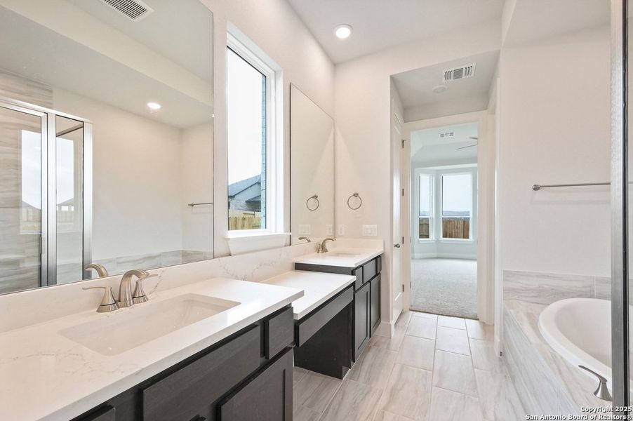 Furnished interior view inside a new home in Homestead, Schertz (Image 12).