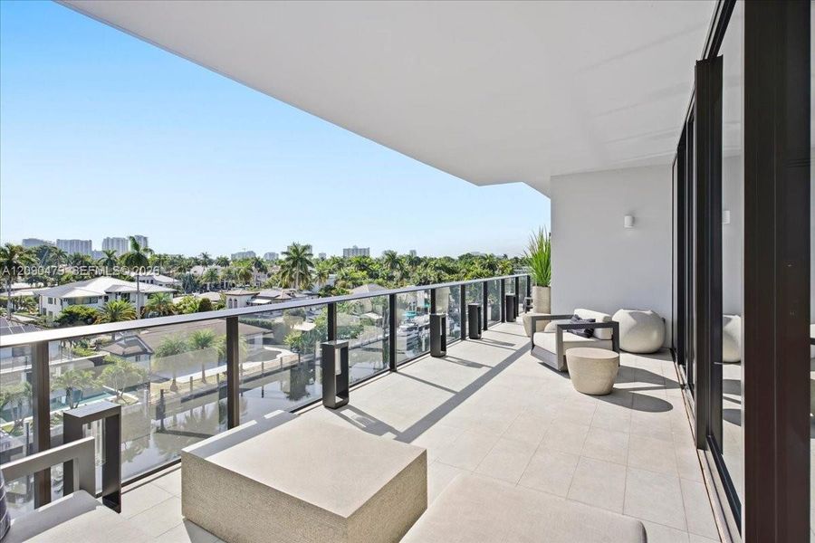 Exterior details and patio area of a home in , Fort Lauderdale (Image 21).