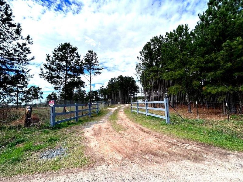 Image 25 of a home in .