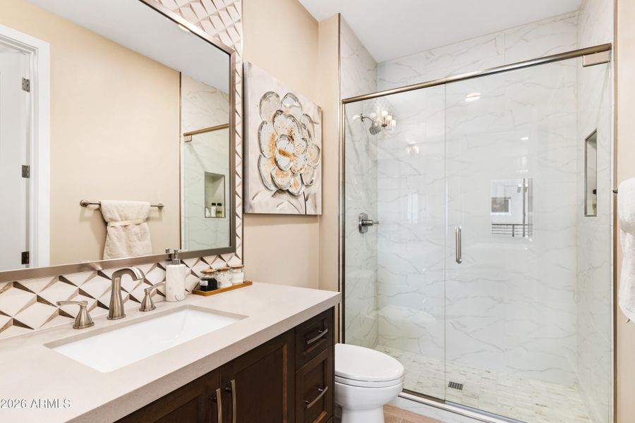 TheLuxeValentino5mb--3