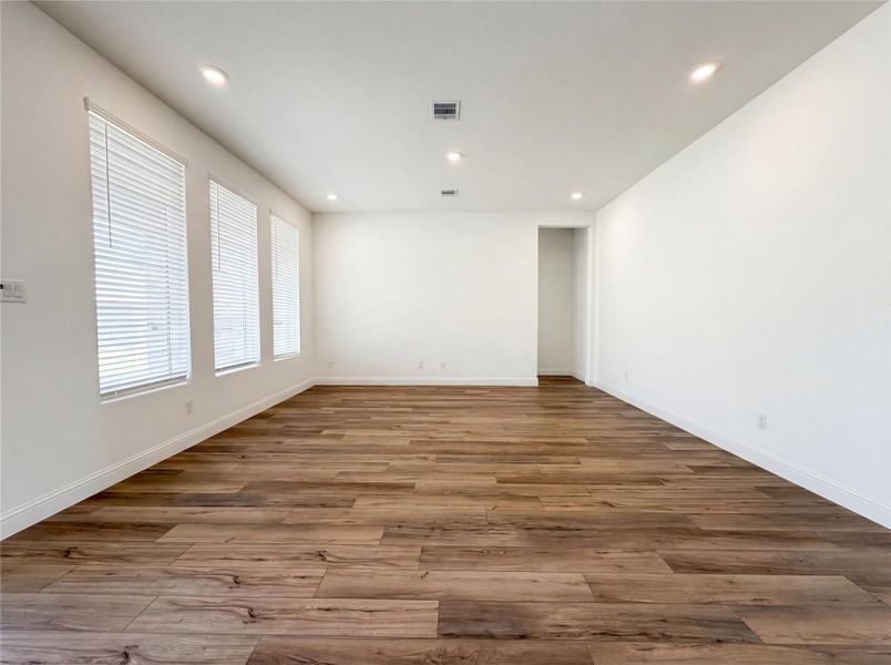 Spacious, unfurnished interior of a new home in The Highlands, Porter (Image 11).