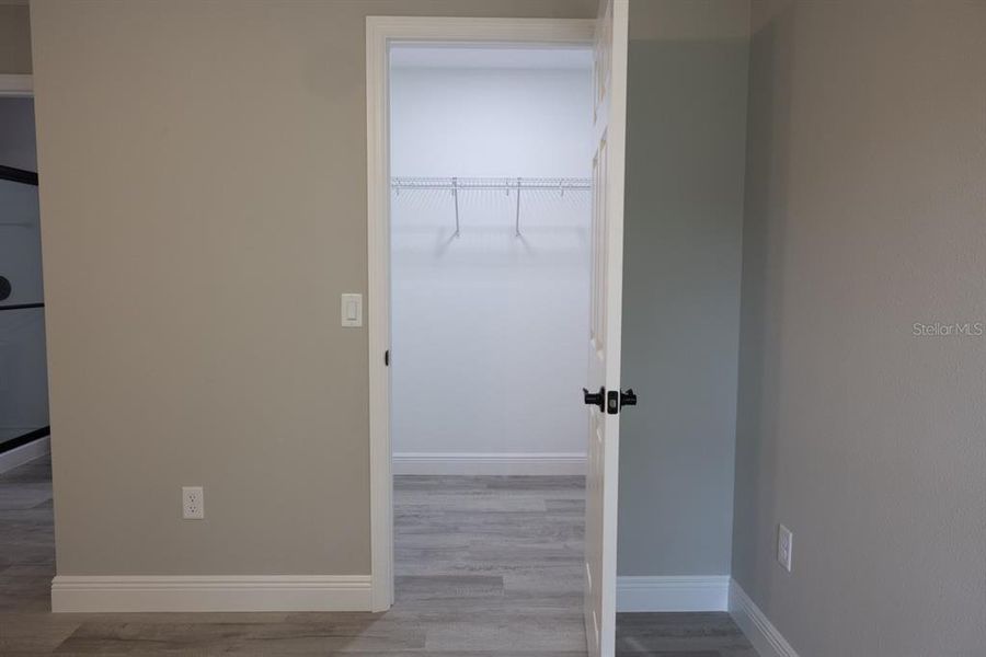 Spacious, unfurnished interior of a new home in , Citrus Springs (Image 23).