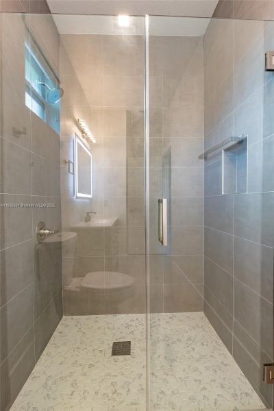 Furnished interior view inside a new home in , Lake Placid (Image 13).