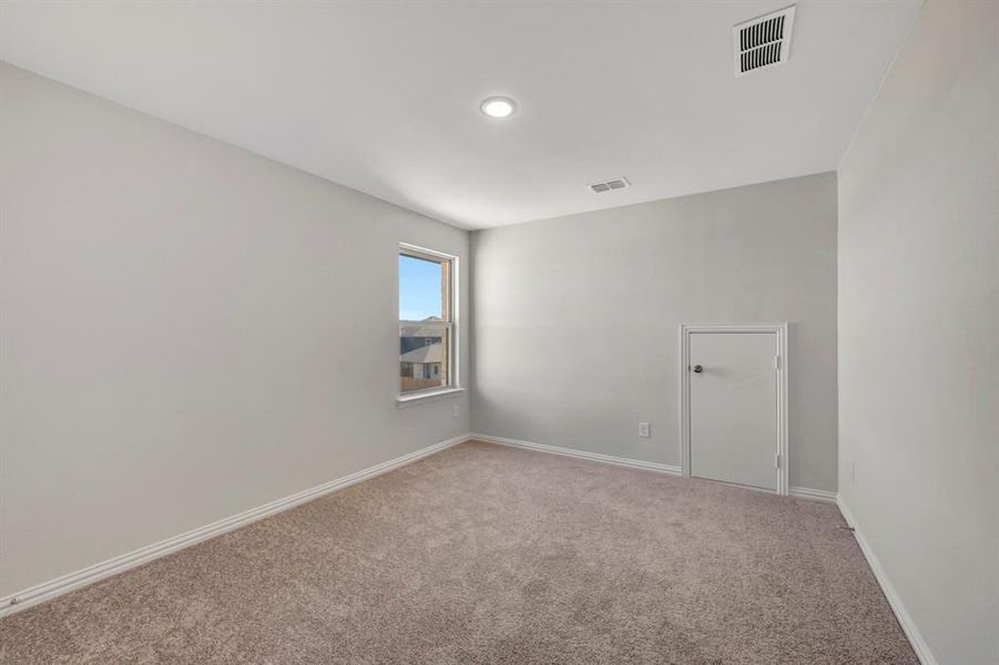 Spacious, unfurnished interior of a new home in Sagebrook, Argyle (Image 29).