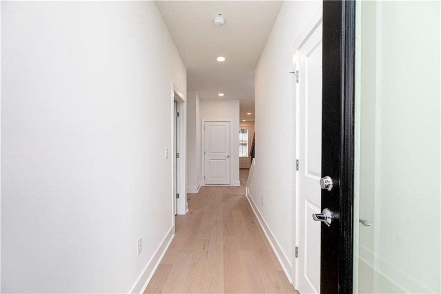 Spacious, unfurnished interior of a new home in , Brookhaven (Image 12).